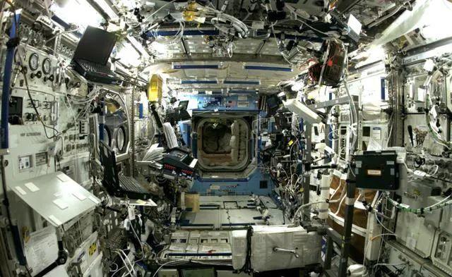 美媒感叹看看中国空间站内部时代变了