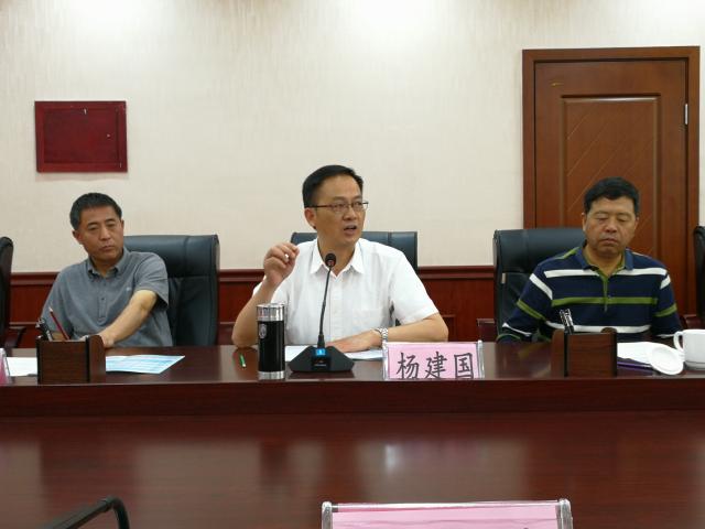 校党委书记杨建国赴雷波县开展精准扶贫调研工作