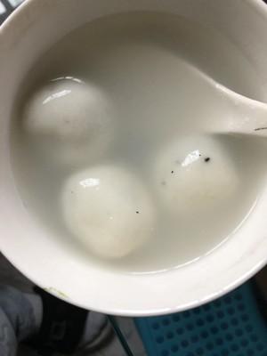 【黑芝麻汤圆的做法步骤图,黑芝麻汤圆怎么做好吃】银
