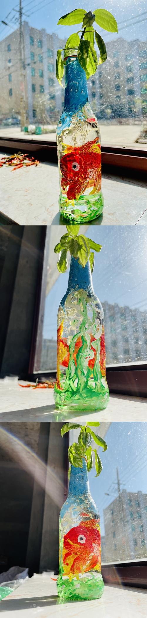 金鱼玻璃瓶丙烯画.