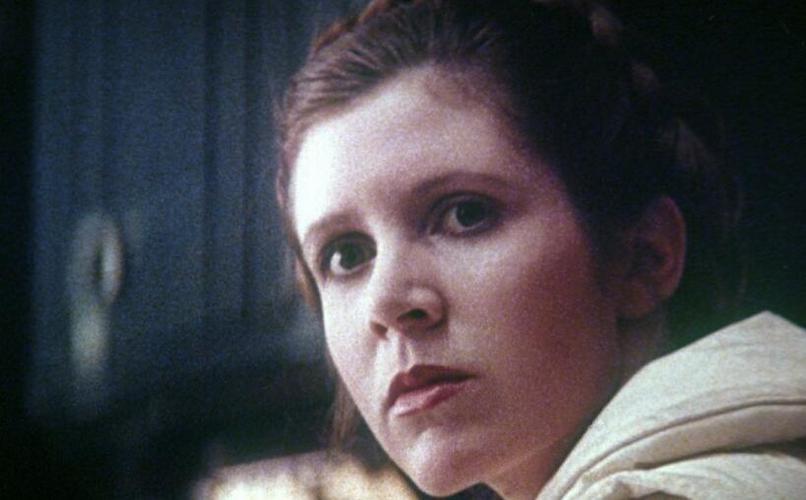 莱娅公主离世被自己的胸罩所勒死