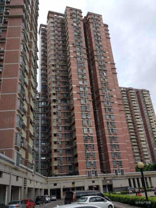 天雅居 电梯大四房 市区置换 位 可以天河 何必郊区