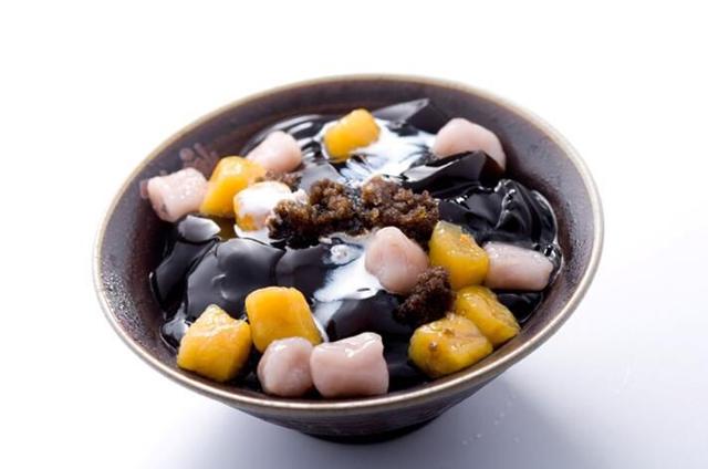 烧仙草和龟苓膏的区别?那凉粉,爱玉,寒天,石花,木莲豆腐呢?