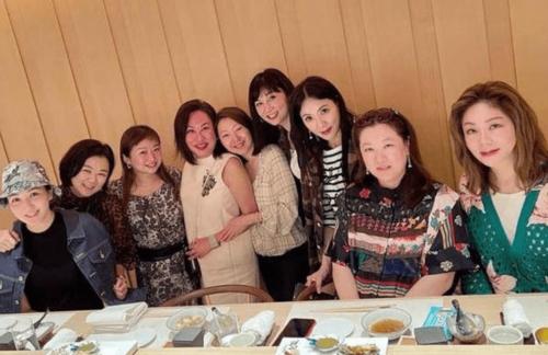 跳水女神郭晶晶嫁入豪门,跟上亿名媛聚会住豪宅