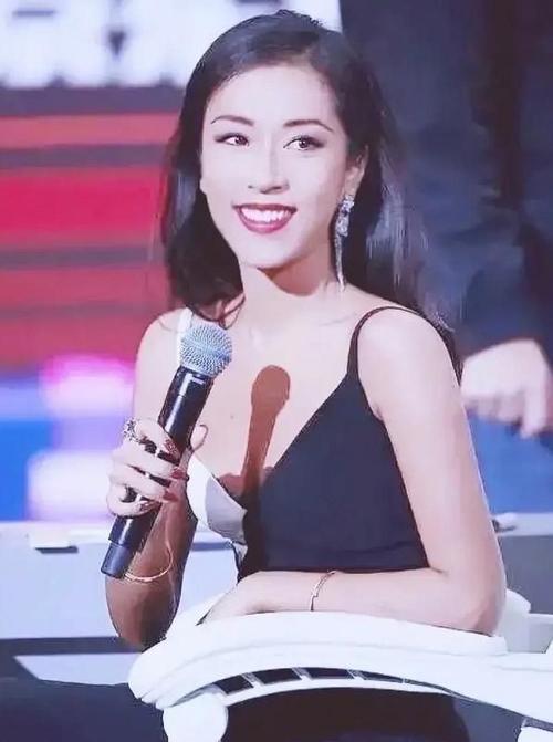 吉克隽逸"美白照"公开,气质大变认不出,果然女生还是白的好