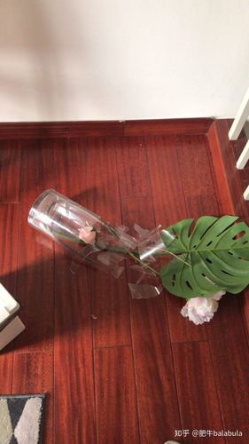打碎了花瓶