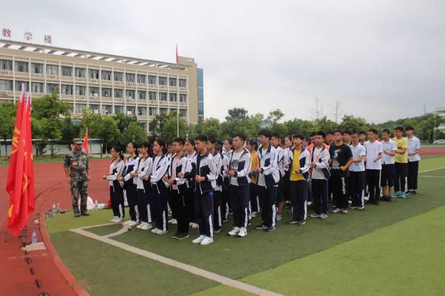 现场直击 | 德安二中2019新生军训大阅兵!