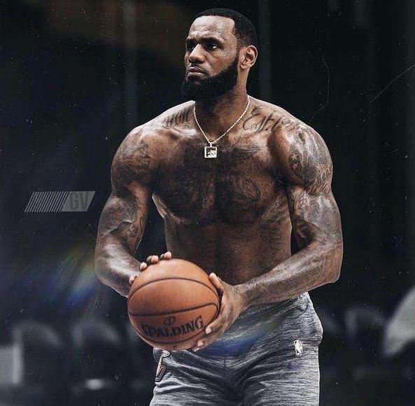 为何35岁的詹姆斯肌肉如此强悍?看了他的饮食和训练你就懂