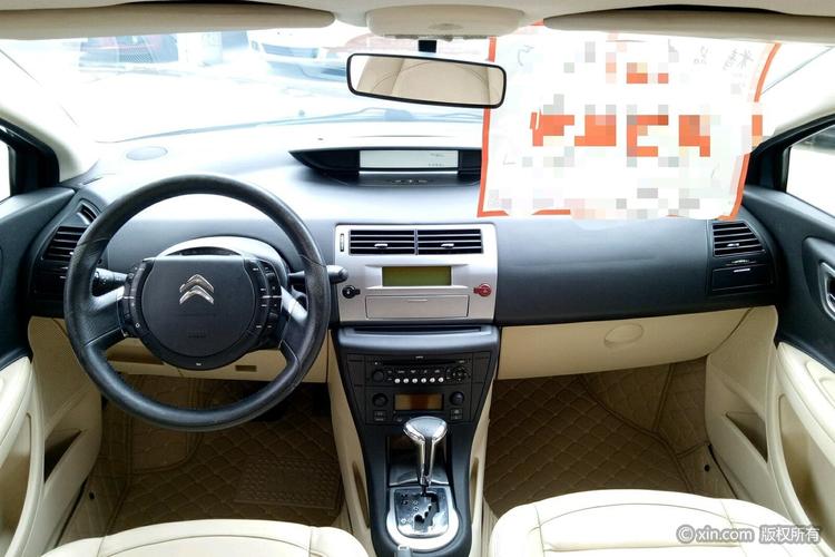 雪铁龙世嘉完整中控台全景