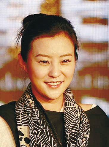 翻拍的新人鱼小姐中的郝蕾怎么那么胖啊那腰身