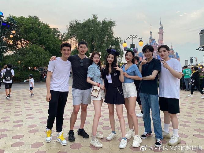 有点好奇三位小姐姐的身高