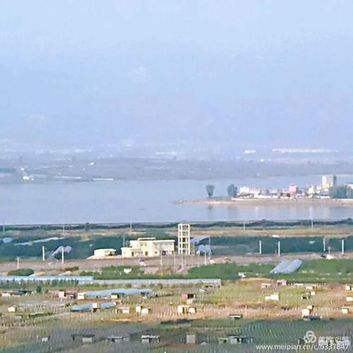 山间远眺,蒙自坝子美如画.