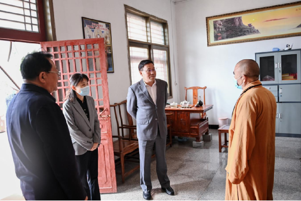 鹤壁市淇县县委书记杨建强调研宗教工作