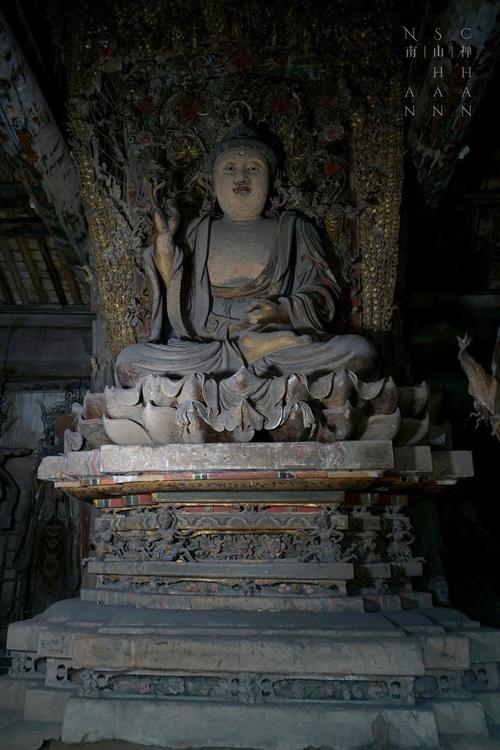 惊世之作-山西高平铁佛寺造像