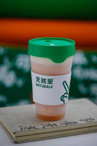 徐州「天然呆」首发!关晓彤请全徐州人喝奶茶!