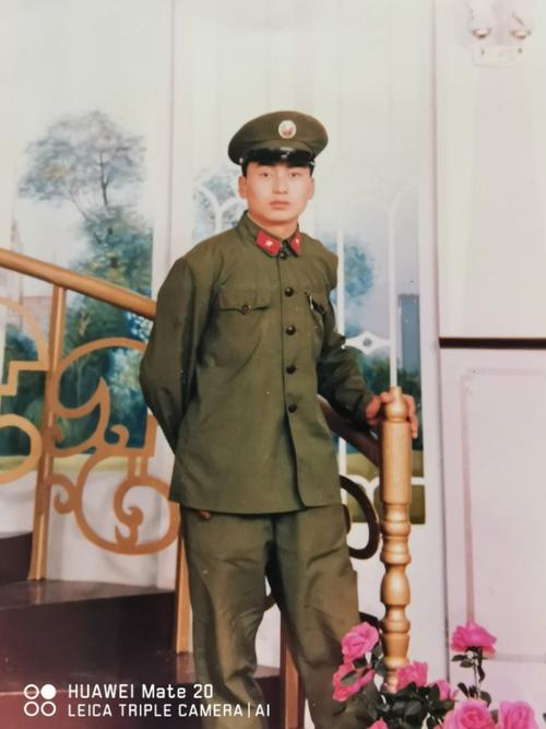 1985年换发85式军装