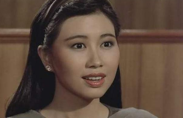 港姐杨宝玲:3结2离后带儿子嫁给初恋,被前夫爆猛料,如今怎样?