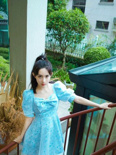 孟子义解锁公主风夏日里的一抹蓝