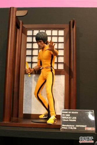 李小龙双截棍大闹东京玩具展(组图)
