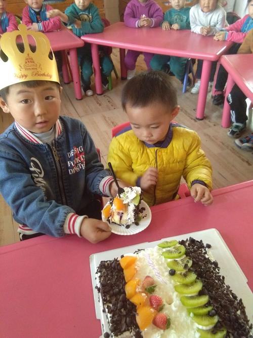 我是好孩子幼儿园果3班的小朋友,我叫陈昕泽,这是我最后一次在幼儿园