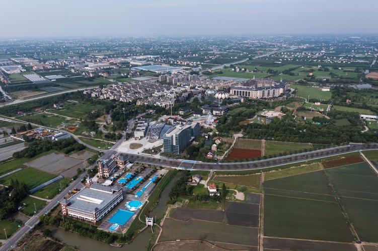 7月13日,在嘉善县姚庄镇的现代农业小微产业园二期入驻抽签仪式现场