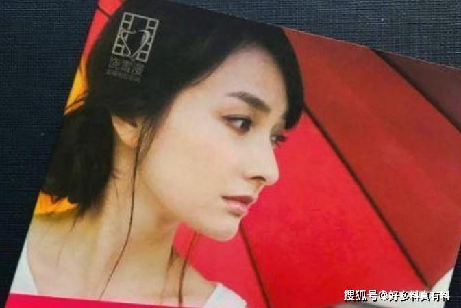 哪些明星年轻时当过书模 主持人吴昕的侧脸太过完美