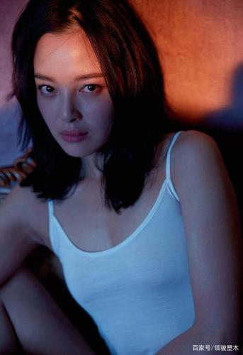 领骏塑木与您一起欣赏辛芷蕾性感时尚灵动的美丽瞬间