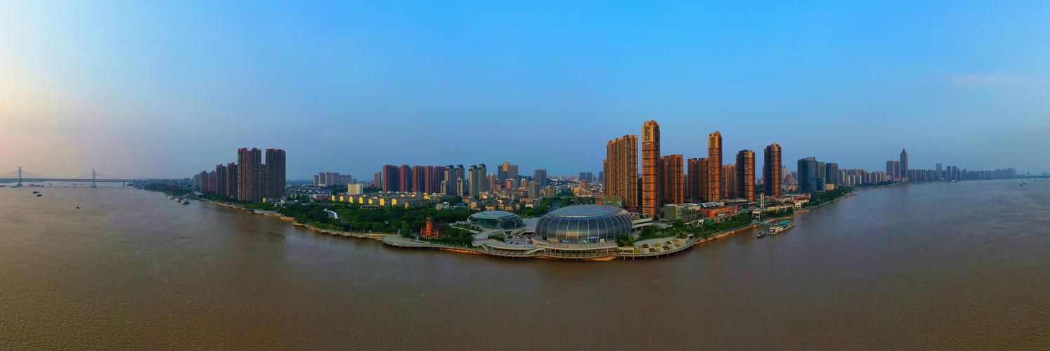 全景航拍安徽芜湖滨江公园