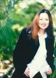 筠子原本是高晓松的女友,两人分手之后,筠子又与汪峰相恋.