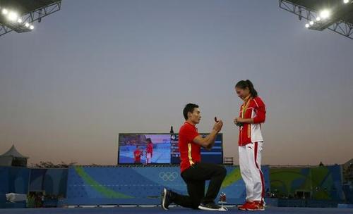 何姿秦凯演绎里约第3对求婚 奥运会已成爱情福地