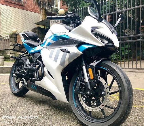 车友问春风250sr和豪爵铃木gsx250r如何选