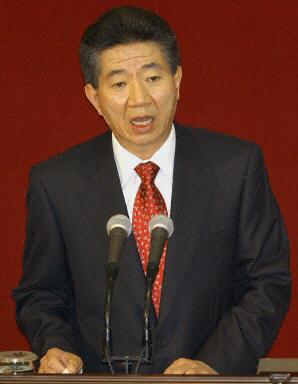 修复眼皮 增强视力 韩国总统卢武铉再度整容