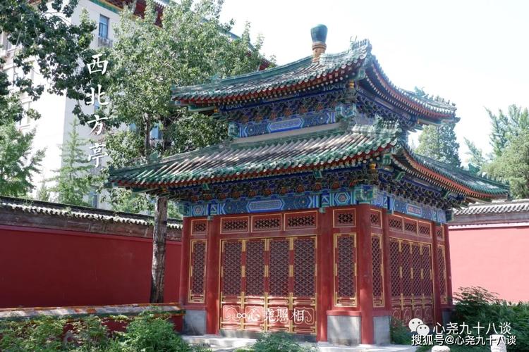 从眼花缭乱的极乐世界到满目荒芜的万佛楼遗址北京北海公园小西天