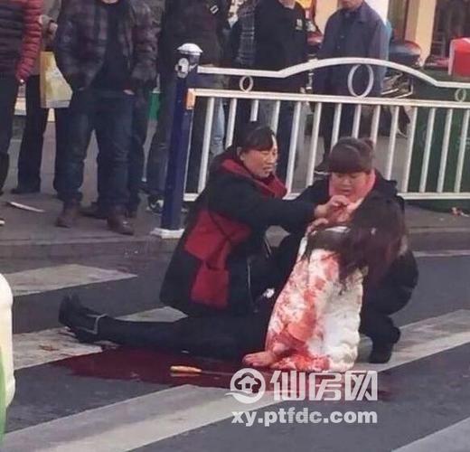 莆田步行街一年轻女子遭前男友刺杀身亡 系情杀