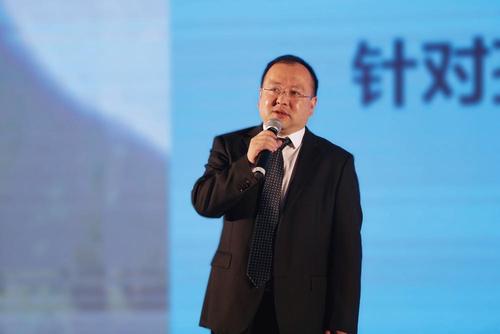 张卫中开玩笑说,他有些遗憾他的小孩当时没有受到"科学早教"的理论