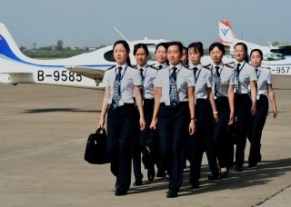 > 中国民航飞行学院