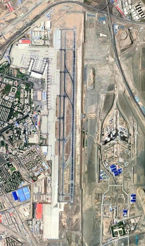 新疆乌鲁木齐地窝堡国际机场,t4航站楼科幻感十足