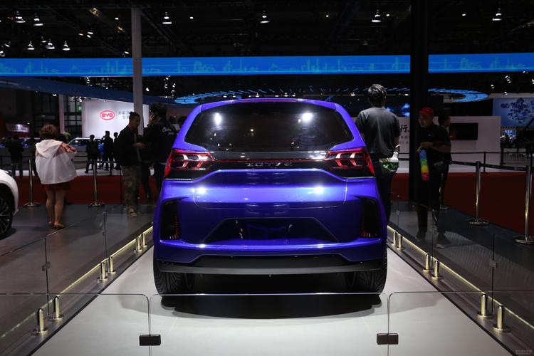 2019上海车展:众泰es330概念车亮相