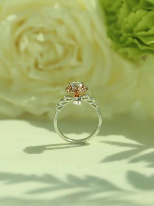 手捧花95钻戒定制78幸福在此刻定格_钻戒_手捧花