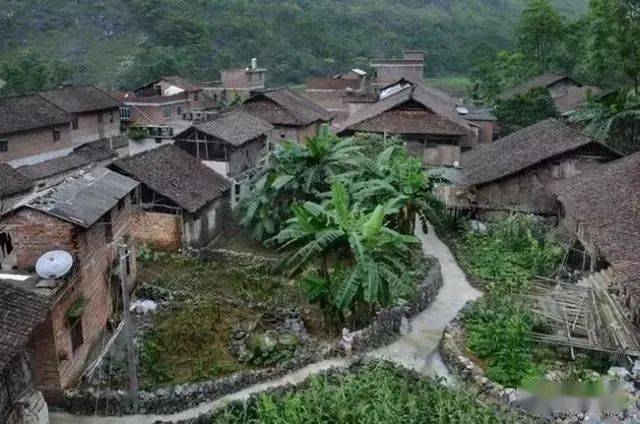 走进忻城壮族古村落,看原始干栏式民居