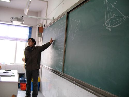 江苏省包场高级中学来我校访问