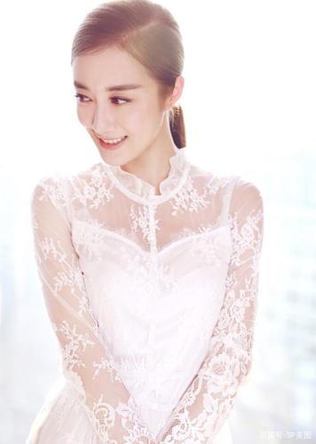 运动美女李依晓火辣劲爆身材明星写真图片