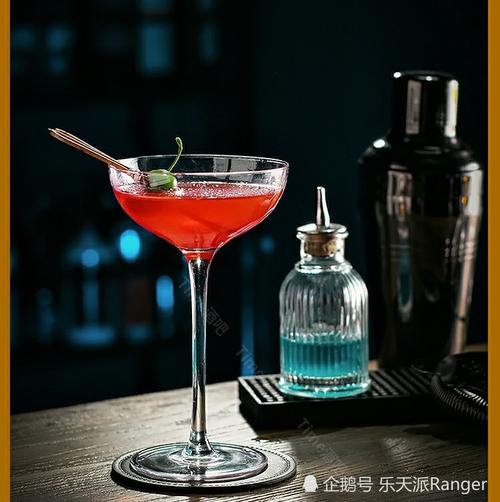 带大家认识一下酒吧中常见的杯子种类和意想不到的知识