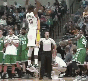 德文-哈里斯中线附近球险些脱手最终逆天三分绝杀