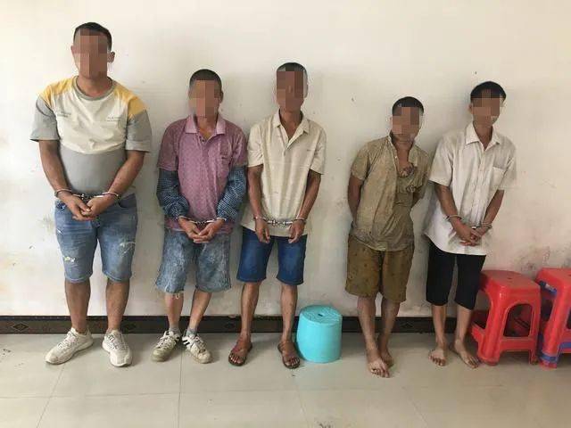 该所组织警力开展抓捕行动,成功在四联村委抓获吸毒人员宁某进,宁某东