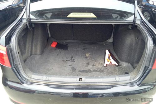 大众朗逸后备箱