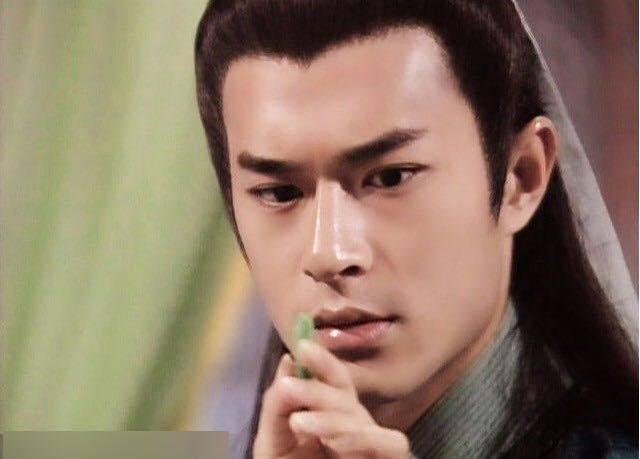 古天乐的《圆月弯刀》古天乐在这部剧中奉献了精湛的演技和无敌的