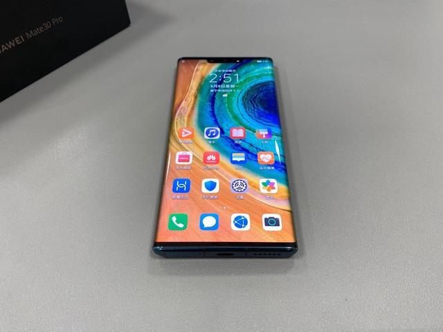 卖掉iphone xr入手华为mate30pro,体验半月后:真的差