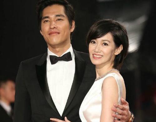 蓝正龙妻子怀二胎三个月 搭计程车跑通告