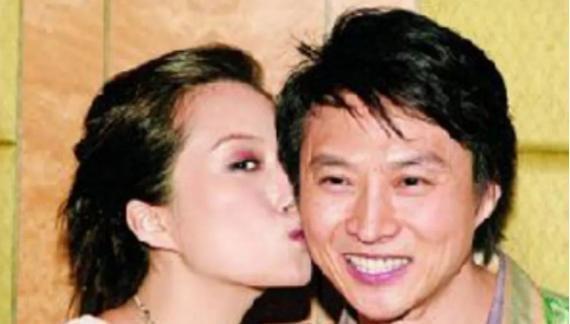 2008年周慧敏与出轨8次的男友倪震结婚如今婚姻状况如何